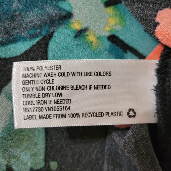 A New Day Floral Short Sleeve V-Neck Dress - Picture 15 of 16